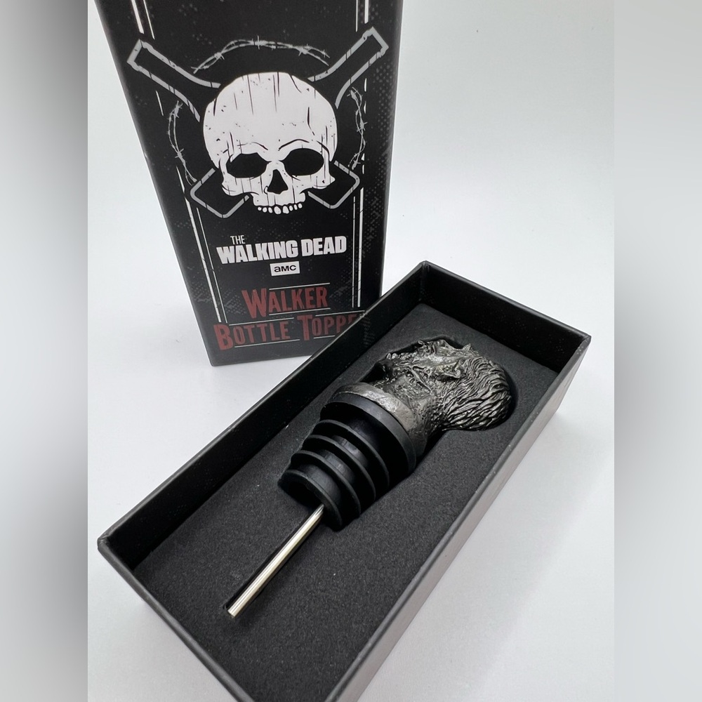 The Walking Dead Walker Bottle Topper - Picture 4 of 7